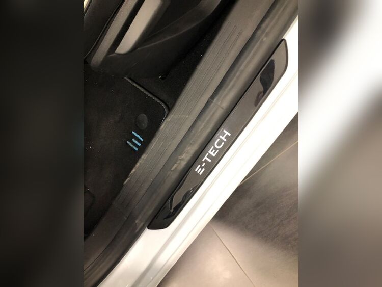 Renault Clio E-TECH HYBRID foto 14